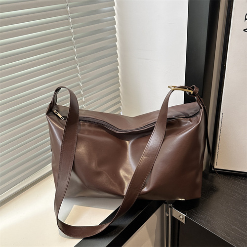 Large-capacity bag for women's 2025 new style simple all-matching atmosphere commuting bag soft leather retro single-shoulder cross-slung tote bag