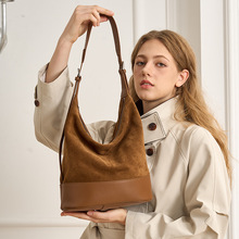 大容量上班通勤包轻奢高级感单肩斜挎包女士新款头层牛皮水桶包