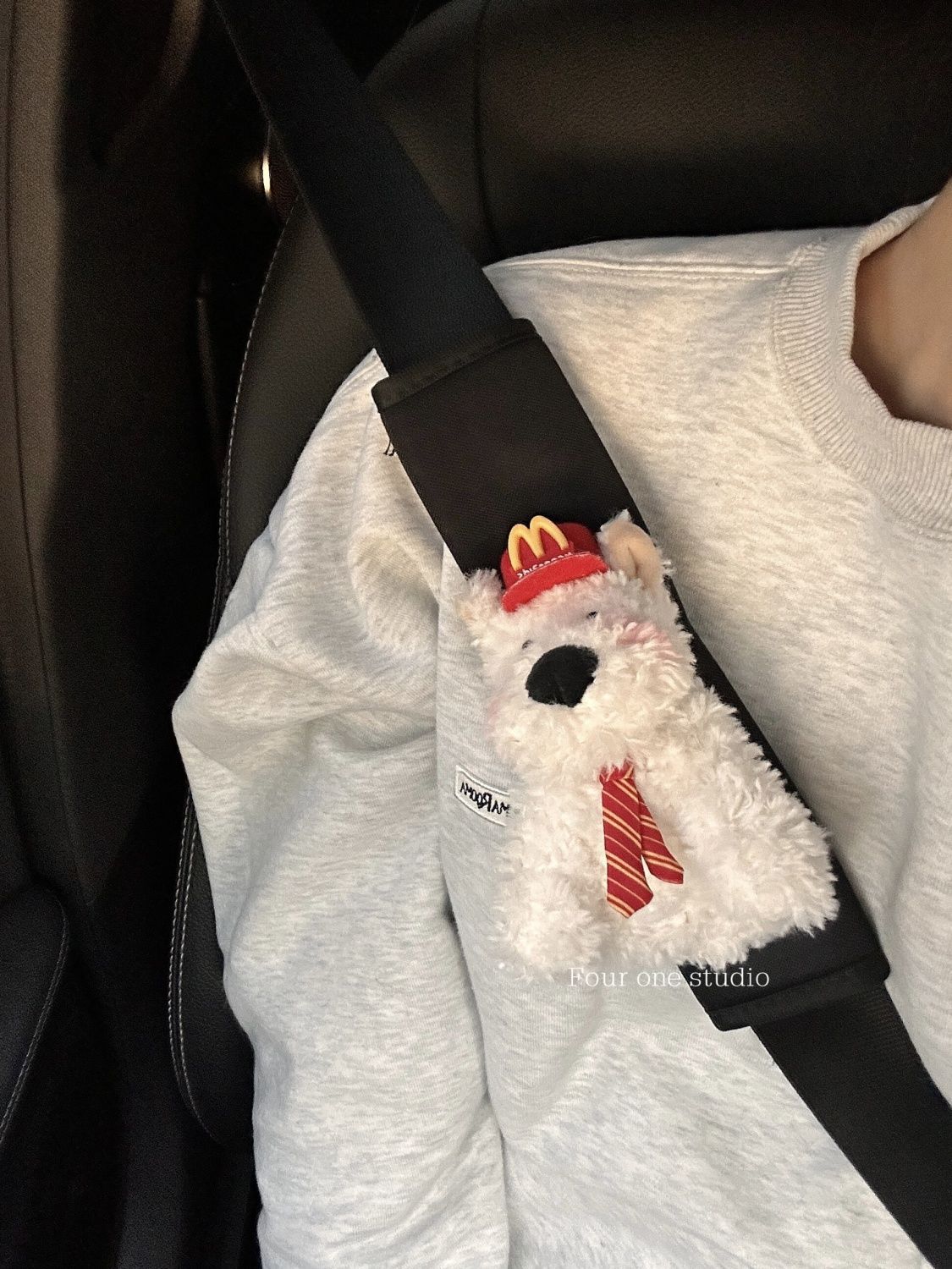 Car Seat Belt Shoulder Cover, Anti-Stranglehold Protective Cover, Car Ornaments, Plush West Highland Girls in the Car