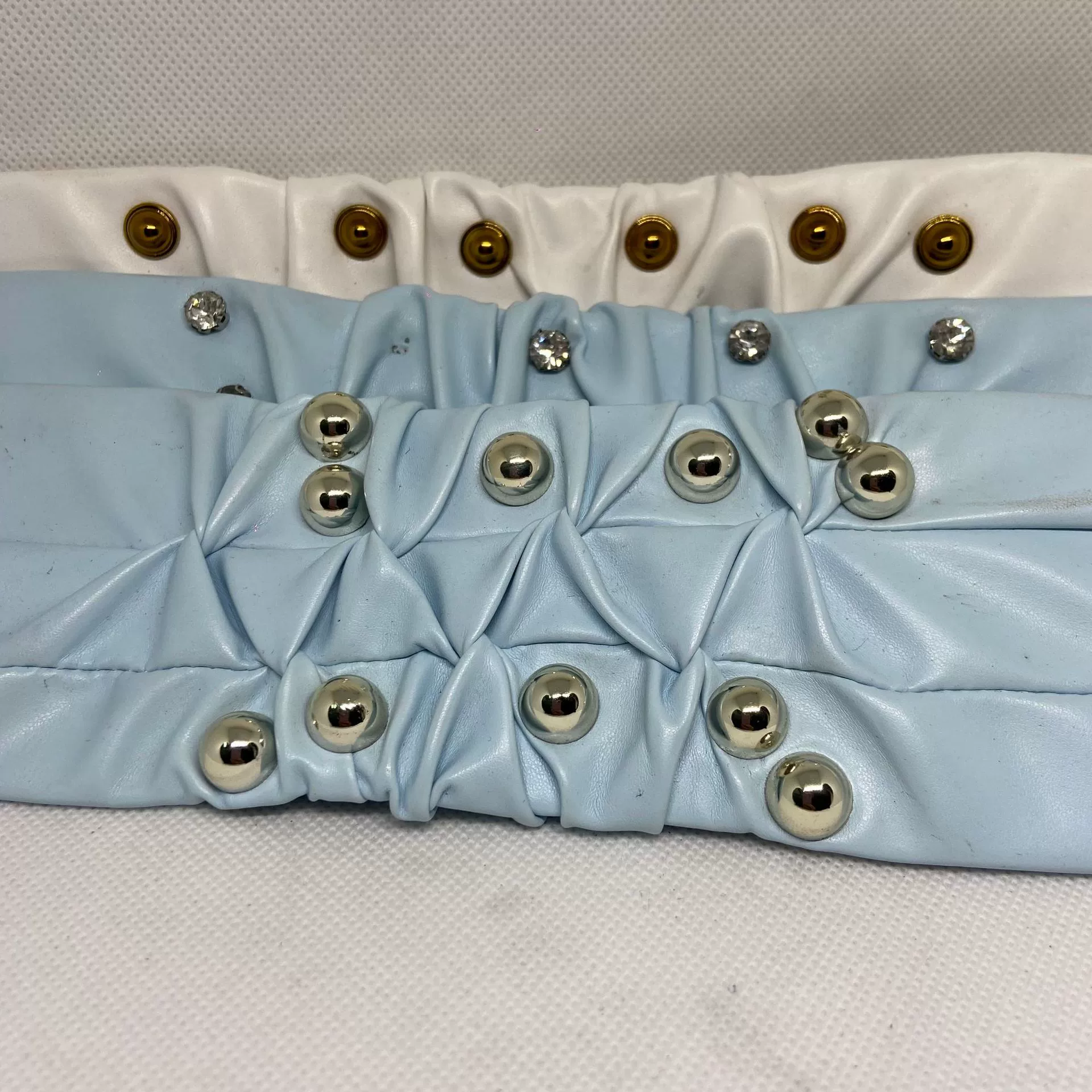 Шипы 7CM складка в форме сандалии женские ботинки для лица аксессуары мягкие и легкие пляжные сандалии PU кожаный завод