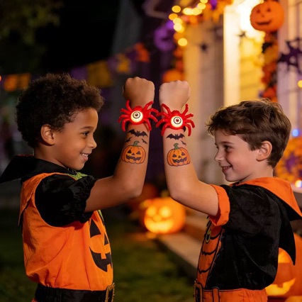 Cross-border Halloween glowing spider watch, eye-popping spider light wristband prop decoration, children's decorative bracelet