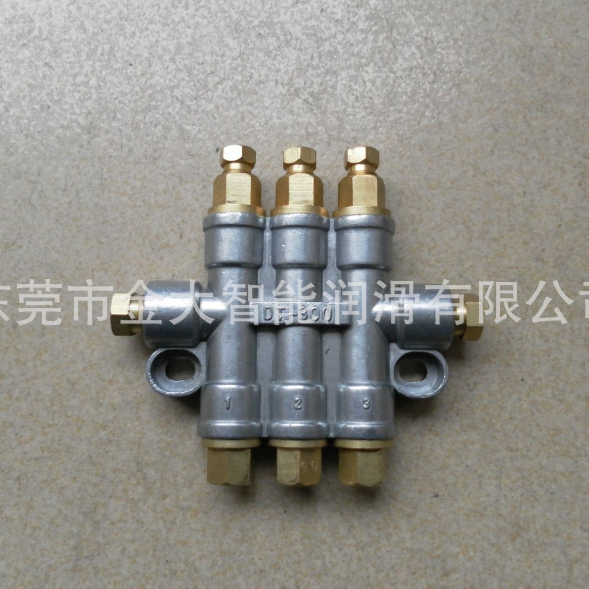 DT-300容积式分配器3位稀油定量脱压式油排胜祥ISHAN裕祥3孔出口