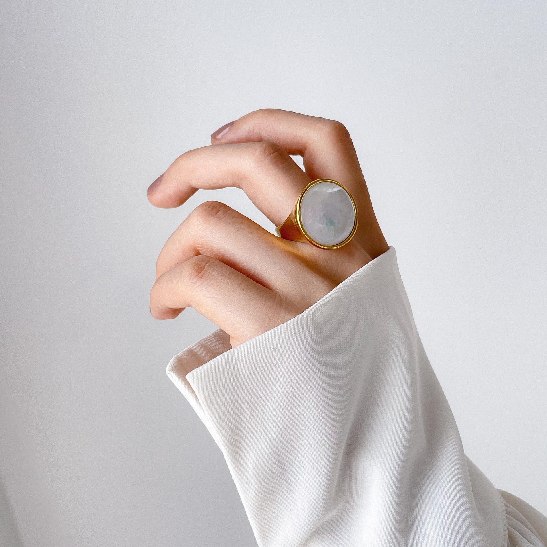 Daily Occasion Titanium Steel Material Simple Style Round Titanium Steel Inlay Shell Rings