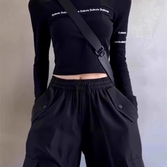 【260グラム綿モーデール】甘いギャルの短い上着冬の女性のアメリカの黒い中に肩の長袖のtシャツを掛けます。