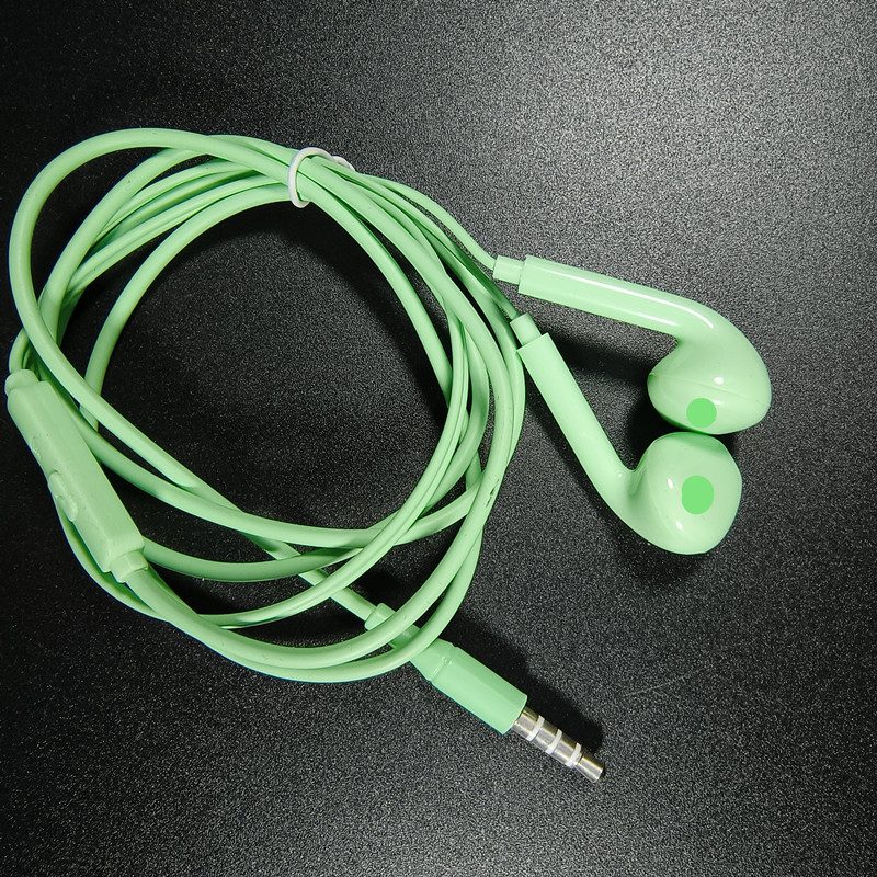 U19 música con cable y medio en el oído con graves pesados con control de cable de trigo, auriculares en bolsa, auriculares al por mayor