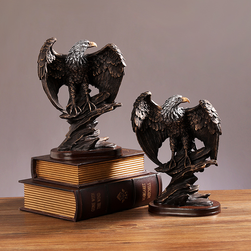 European-style Retro Eagle Ornaments Office Desktop Bookcase Wine Cabinet Decorative Decoration Dapeng Wings Spreading Resin Crafts