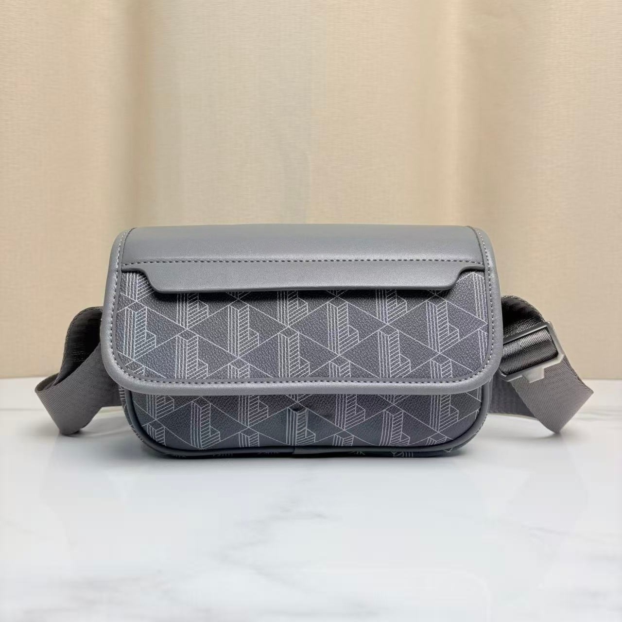 Lacoste The Blend Messenger Bag Monogram Noir Gris