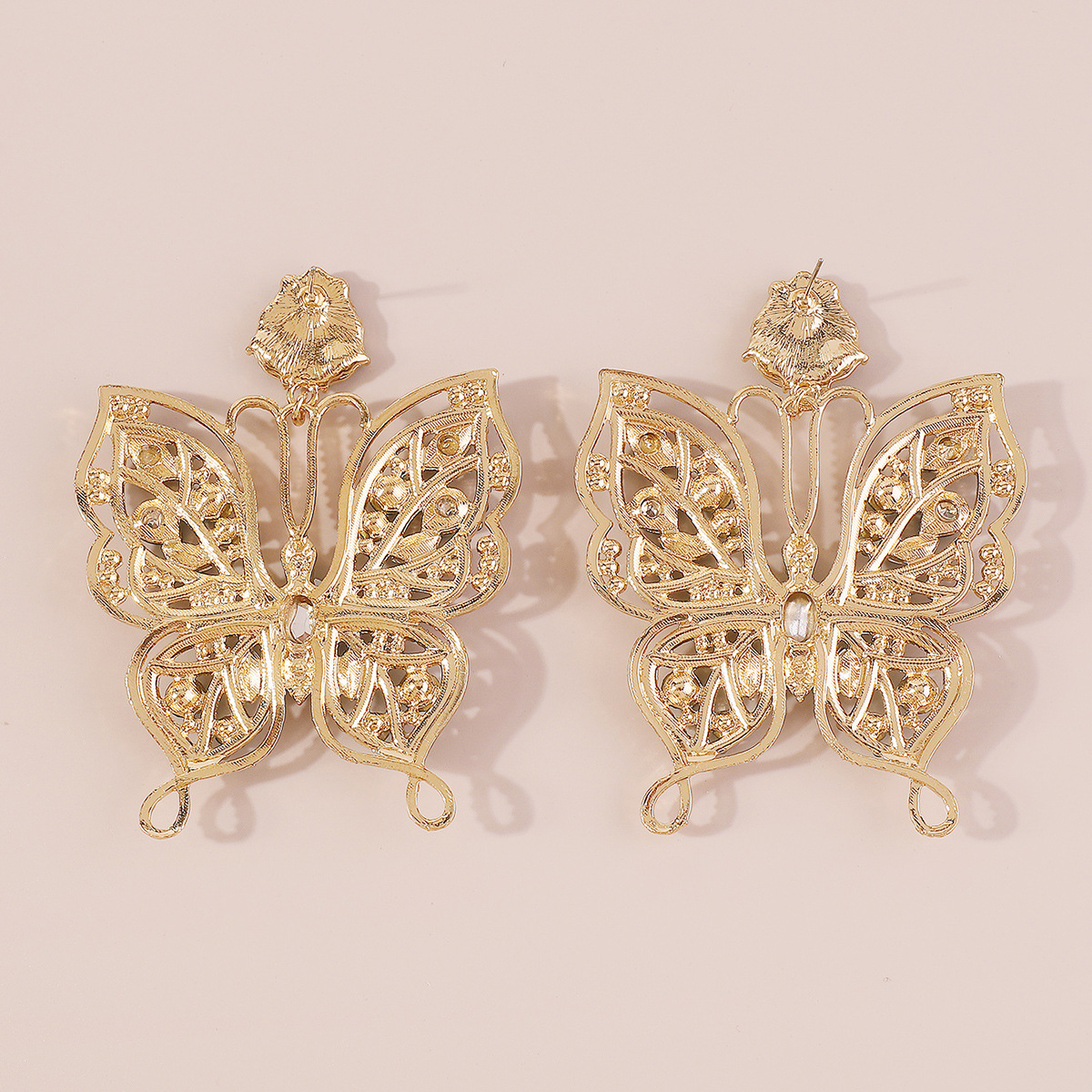 Orecchini a farfalla vuoti in stile corte medievale di design Orecchini di lusso leggeri e pesanti esagerati retrò femminili_voghion.com