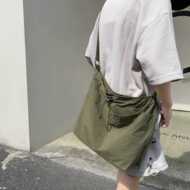 休闲背包;旅行包袋;中大学生书包