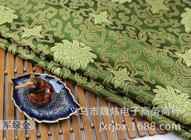军绿金