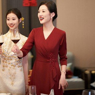 Long-sleeved Happy Mother-in-law Wedding Banquet Dress Noble Young Wedding Mother Dress Large Size 2024 New Autumn and Winter Small
