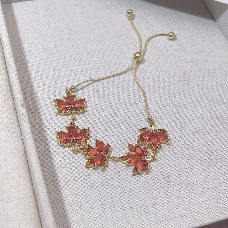 Tiktok-Inspired Design with an Ancient Style Featuring Maple Leaves and Wheat Ears, a Bracelet for Women with a Light Luxury and High-End Elegant Rose Flower Accessory