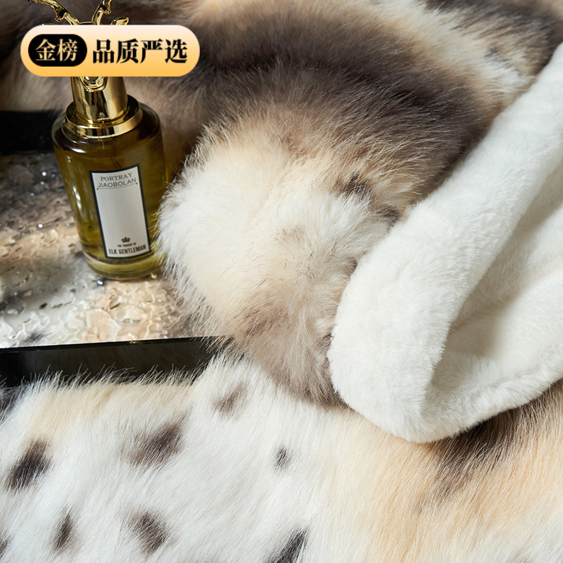 KOU雪狐絨毯を出して、二重結婚祝いの毛皮の毛布を厚くします。冬の高級感はキツネの毛皮の別荘の毛布をまねます。