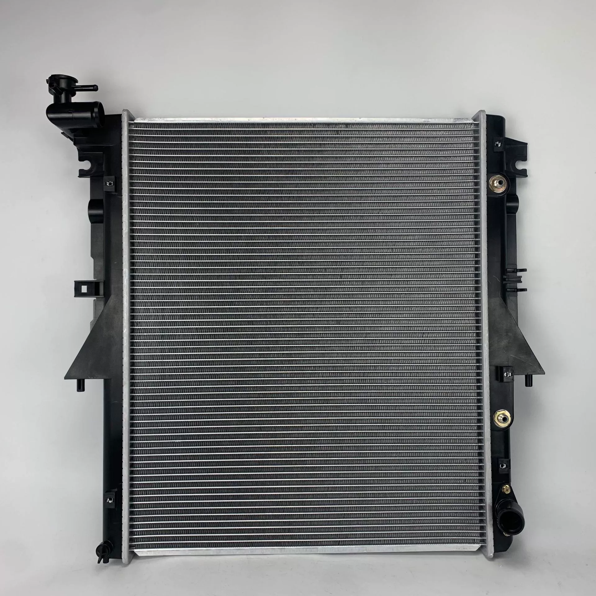 Радиатор завод прямых продаж для Mitsubishi радиатор MN135120 резервуар для воды для пайки алюминия