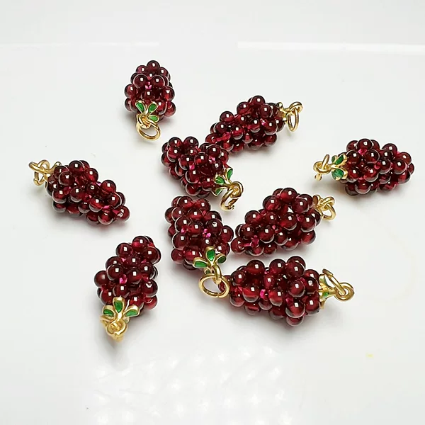 Garnet grape pendant wine red Free leather rope female crystal pendant accessories color retention