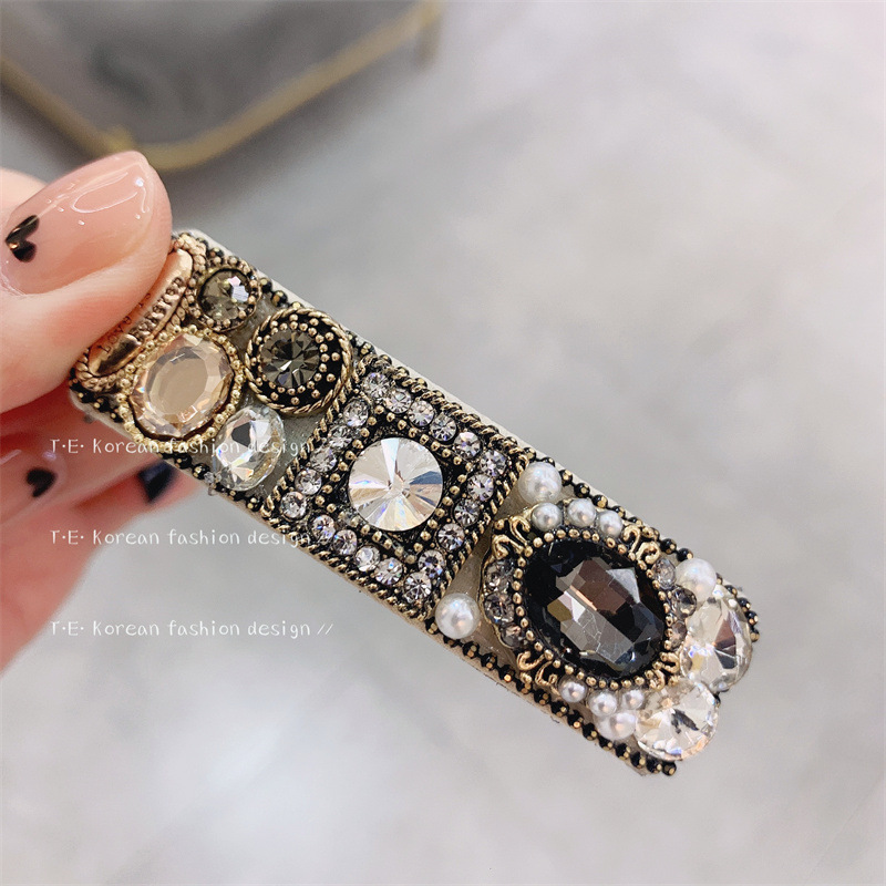 19g Weight Hair Clip Hair Accessories Type Rhinestones Inlay Material 1 Piece Quantity Holiday, Travel, Daily Occasion Metal Material Geometric Pattern Women's Gender Inlay Design Elegant, Streetwear Style Dongdaemun Czech Diamond Barrettes Retro Debutante Style BB Clip Side Bangs Internet Celebrity Hair Clip For Broken Hair Barrettes Hair Accessories For Women 9