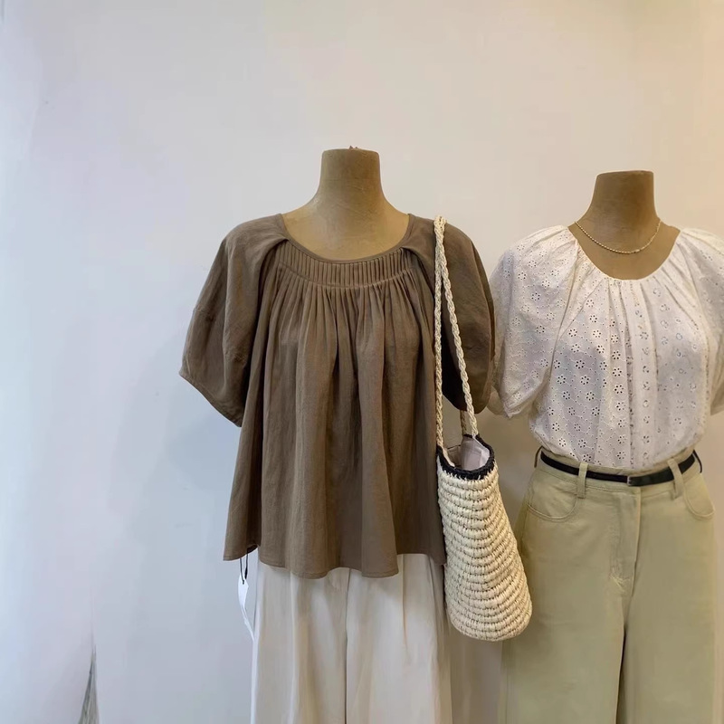 Summer Korean Style Outfit, Simple Round Neck Pleated Cotton and Linen Blouse, Loose Puff Short-Sleeved Shirt for Women