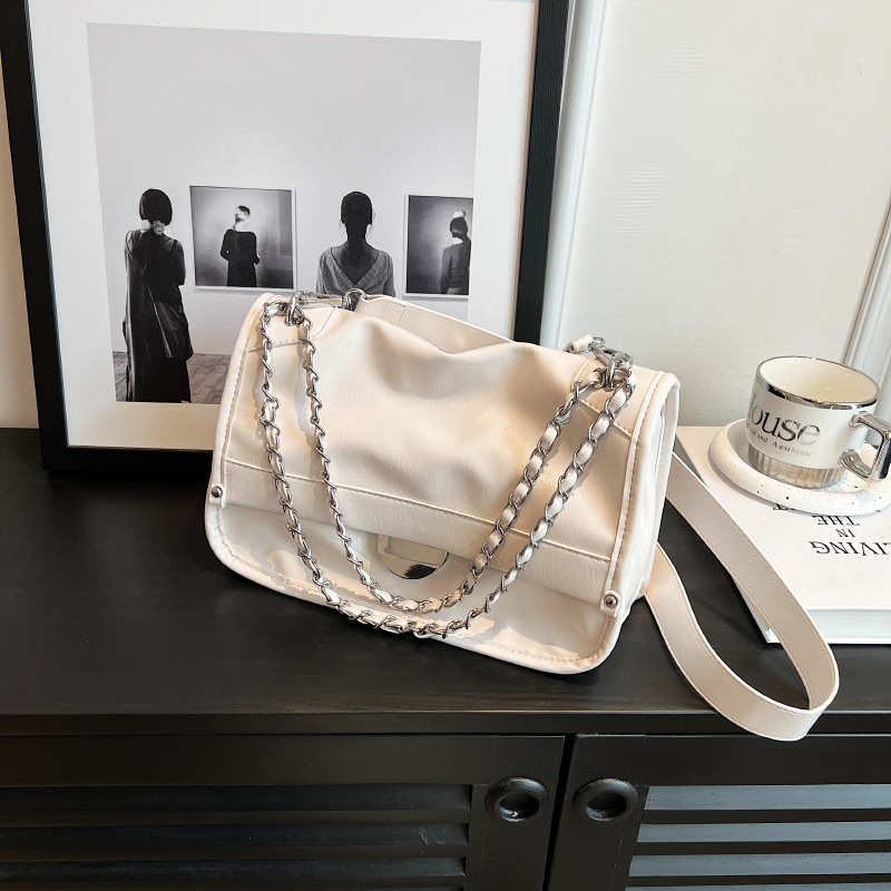 2023 Nieuwe Oil Wax Leather Koreaanse Serie INS Kettinghouder Extra Grote Capaciteit Schouder Crossbody Tas Mode_voghion.com