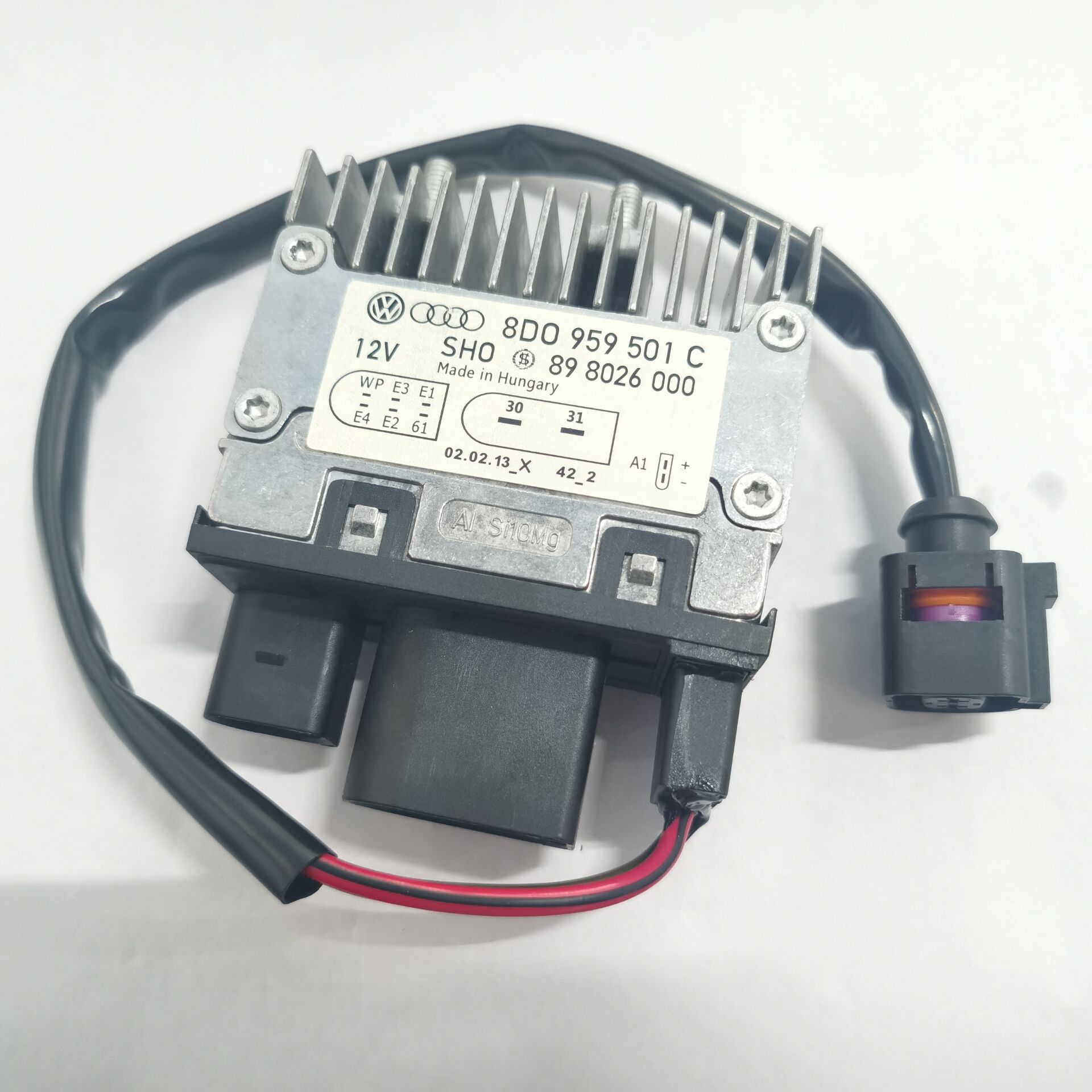 Aplicable a Volkswagen Passat B5 Audi A6 ventilador controlador electrónico ventilador controlador 8D 0 959 501 C