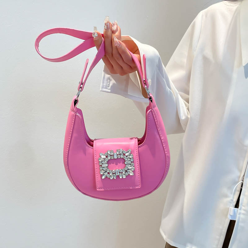 Bolso de moda para mujeres de viaje 2025 nueva moda de gran capacidad de textura media luna bolsa de moda personalidad de hombro inclinado bolso inferior