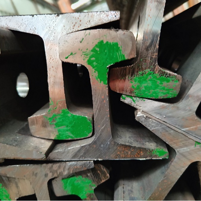 泓洛厂家30KG轻轨 实地货源 30KG钢轨 发货快