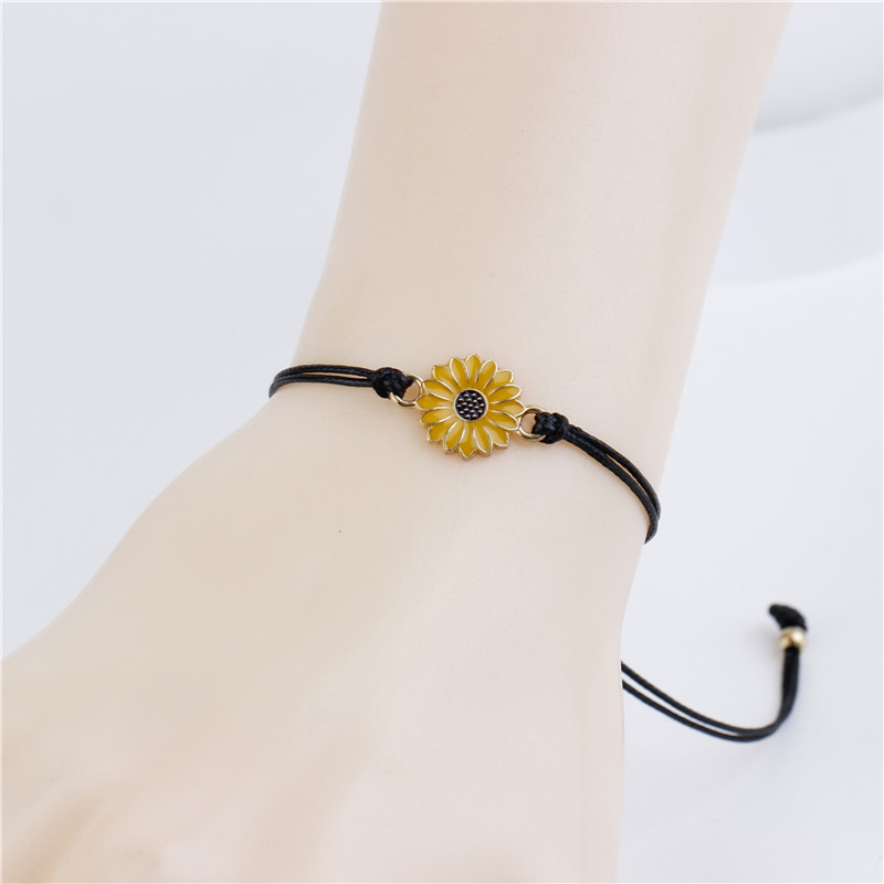 Simple Style Daisy Alloy Braid Women's Bracelets display picture 2