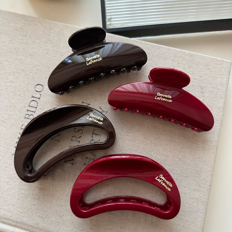 High-End Retro Red Heart-Shaped Hair Clip, Medium-Sized Hairpin with French-Style Elegance, Gold Lettering Ponytail Clip Hair Accessory High-End Retro Red Heart-Shaped Hair Clip, Medium-Sized Hairpin with French-Style Elegance, Gold Lettering Ponytail Clip Hair Accessory