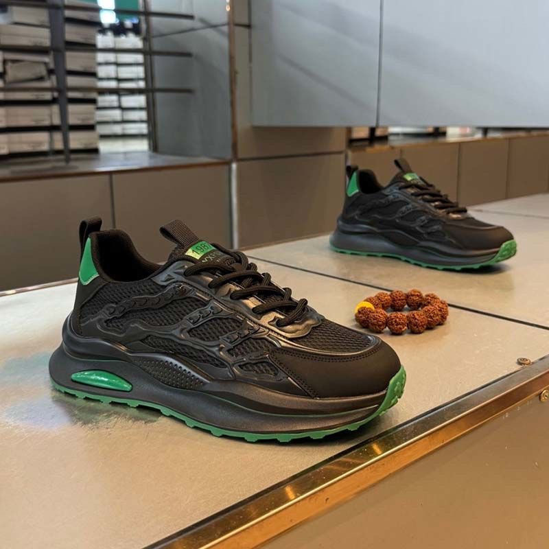 Atmungsaktive Herren-Laufschuhe aus Mesh, Sommer 2025, dünn, hohl, bequem, weiche Sohle, trendig, vielseitig, weiß, ideal für Studenten._voghion.com