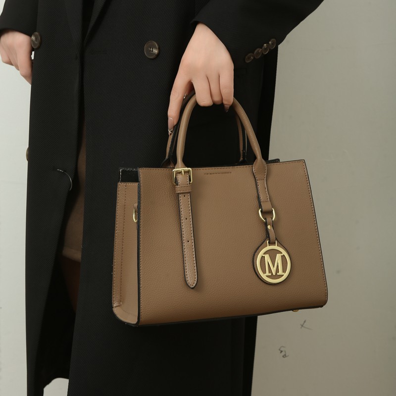 Bolsas de mano al por mayor transfronterizas 2024 nuevas bolsas de lujo ligeras para viajar, bolsas de mujer de gran capacidad, bolsas de mujer de cuero suave.