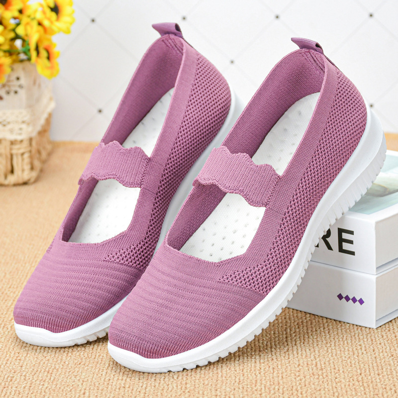 Zapatos de tela viejos de Beijing zapatos de estilo nuevo para mujer zapatos de mujer de comercio exterior transpirables de gran tamaño transpirables zapatos de madre de suela blanda de mediana edad y ancianos