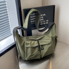 复古流行时尚邮差包运动风通勤百搭大容量斜挎包情侣款单肩布包