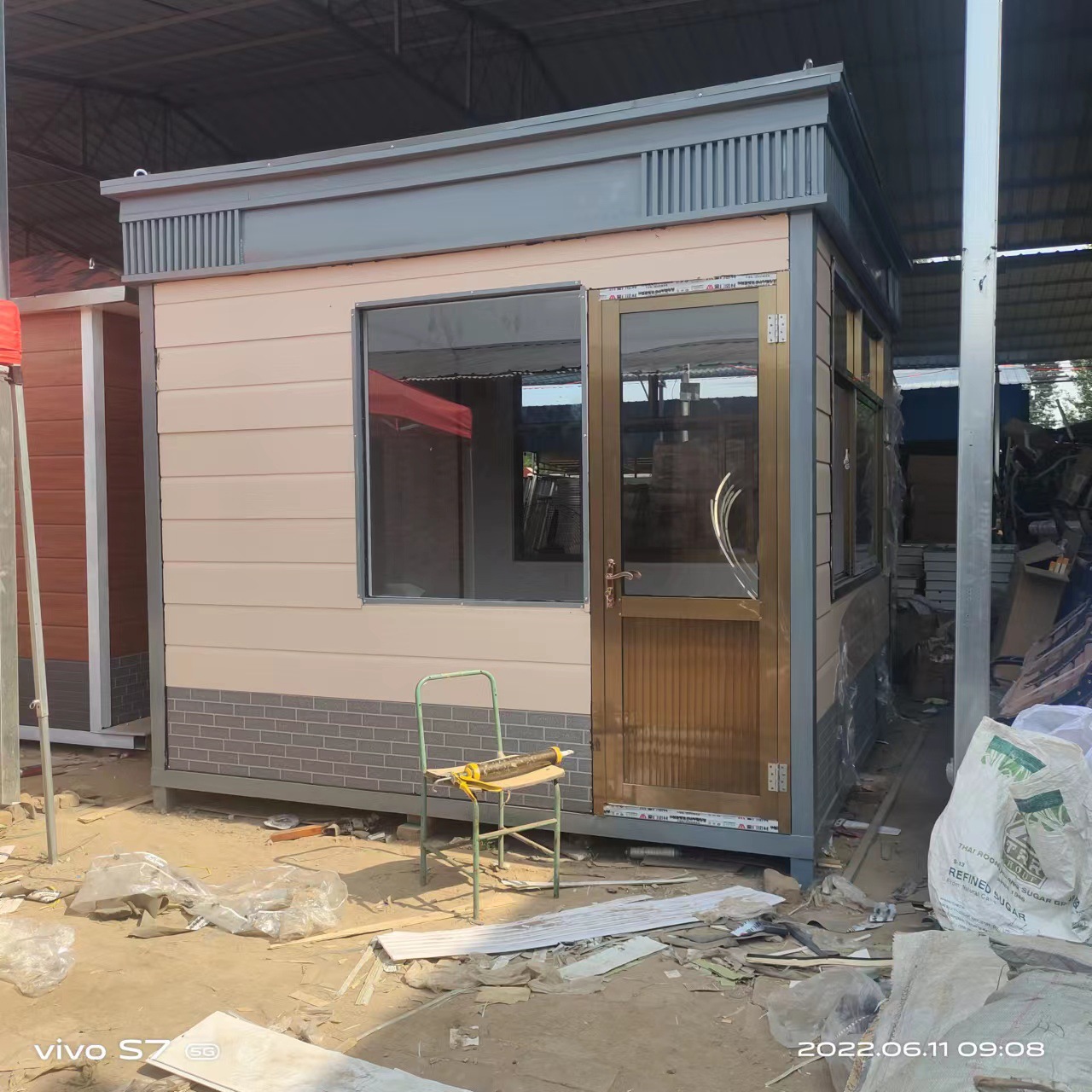 户外岗亭金属雕花板收费亭可移动钢结构售货亭景区保安值班室厂家