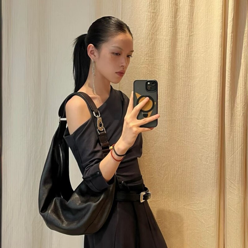 Lemair*E Same Style Autumn and Winter Quiver Clip Arrow Tube Bag First Layer Cowhide Armpit Bag Suede Hobo Bag Trendy Lemair*E Same Style Autumn and Winter Quiver Clip Arrow Tube Bag First Layer Cowhide Armpit Bag Suede Hobo Bag Trendy