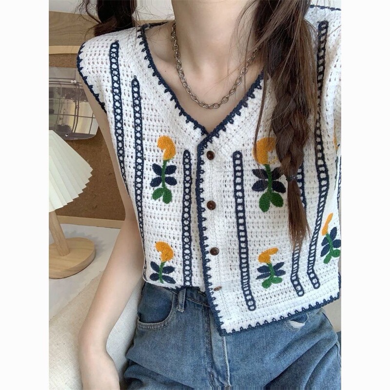 Retro embroidered knit vest, women's 2025 new spring/autumn outerwear, sleeveless V-neck sweater vest
