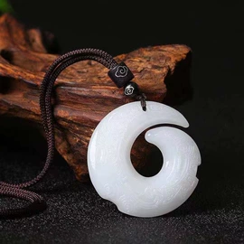 项链;手链;吊坠