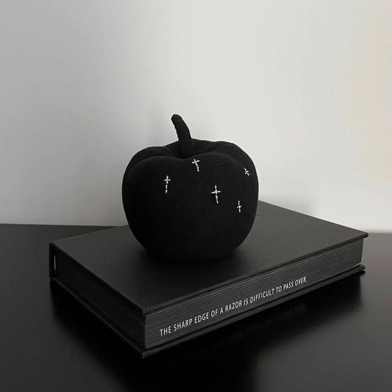 Xiaohongshu's Popular Artist "Black Pearl" Fabric Black Apple Creative DIY Plush Toy Simulation Pendant