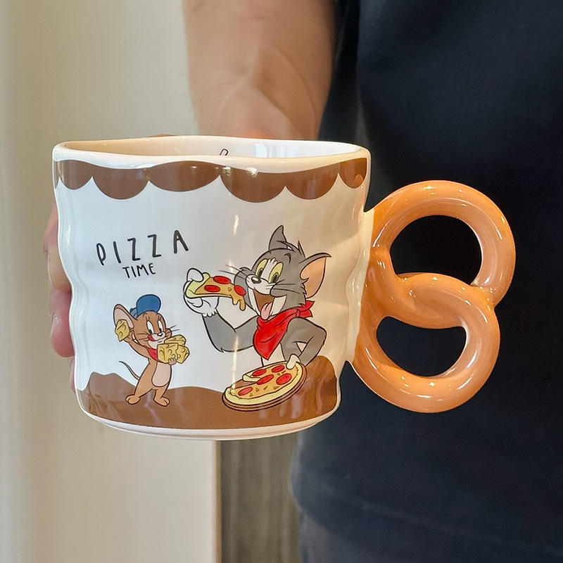 Gato y ratón Taza de mango de doble anillo Taza de agua de desayuno de cerámica Agua potable para el hogar Taza de alto valor para la oficina