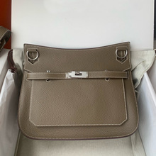 2025�¿��Ʒ�|����ِ28tc�^��ţƤ��Ůͬ��μ�б���R����