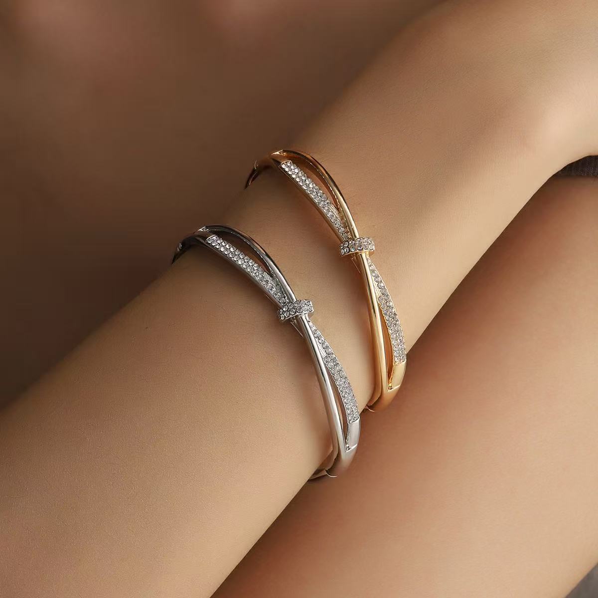 European and American Fashion Personality Cross-Shaped Gold-Plated Diamond-Studded Bracelet, Niche Design, Versatile Open Bracelet Jewelry, Light Luxury Hand Accessory