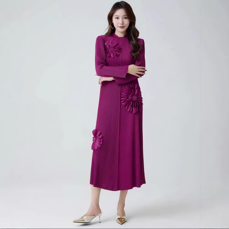 European and American Cross-Border Pleated Plus-Size Dress, Fashionable Round-Neck Fish Scale Pleats, Elegant and Stylish Solid Color Loose Women's Long Dress