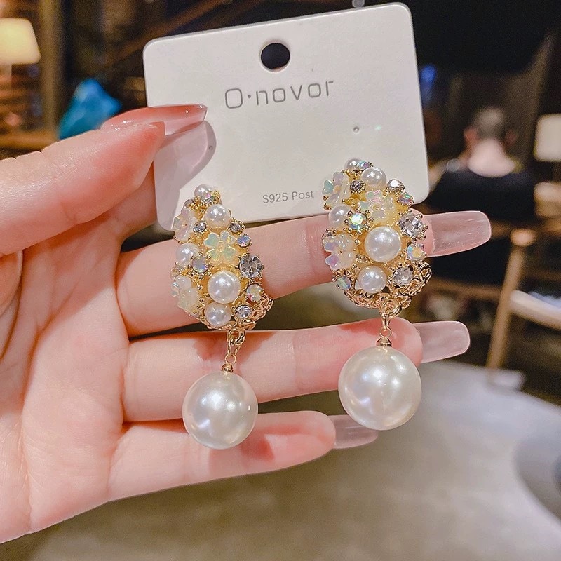 design retro fashionable earrings pearl
