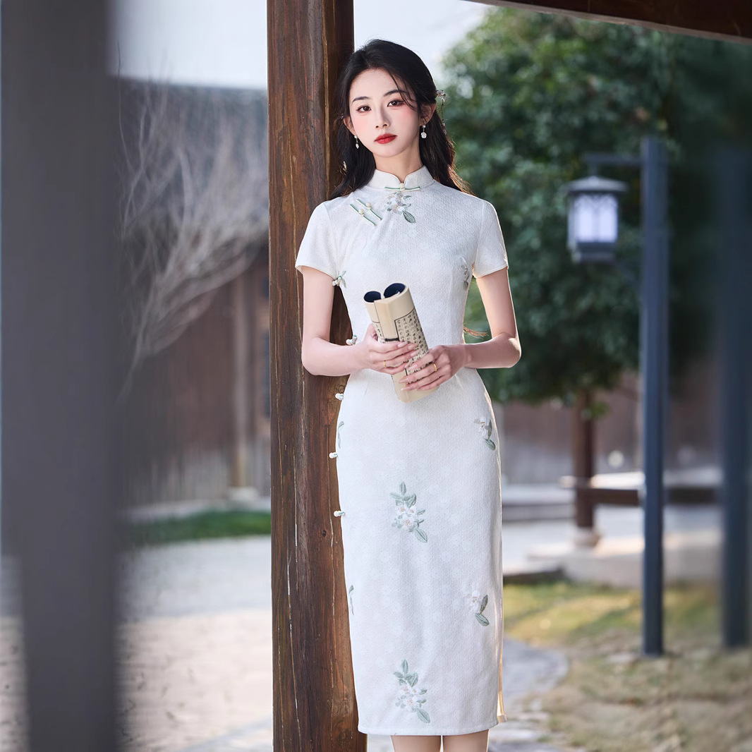 Fresh summer lightweight elegant cheongsam
