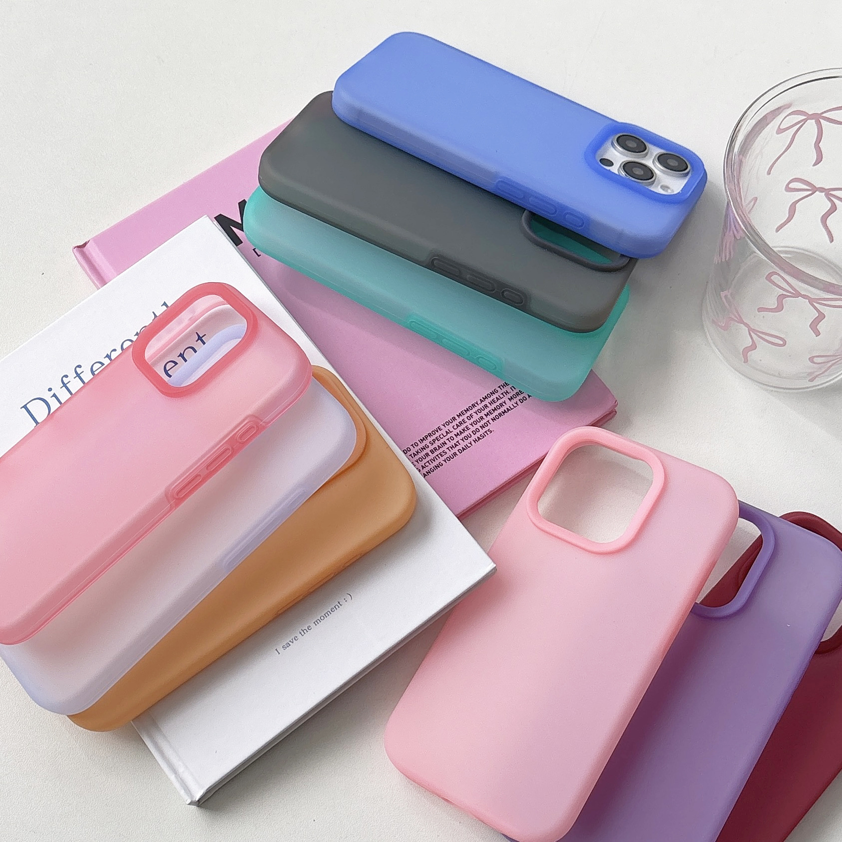 Simple color puro sentido de la piel gelatina color puro iPhone16ProMax funda para teléfono móvil 14 para Apple 15 pareja 13 suave