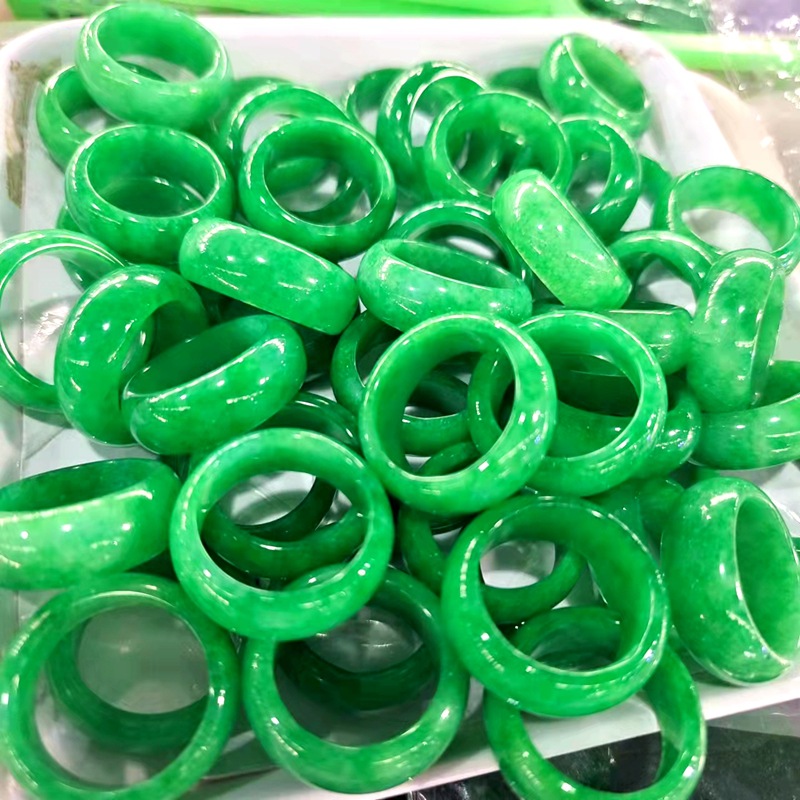 批发翡翠干青戒指祖母绿翡翠色玉石扳指戒指指环男女款