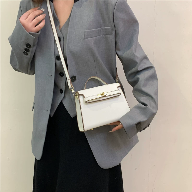 Fashionable retro small bag, bag strap, one-shoulder bag, city style, simple and elegant design