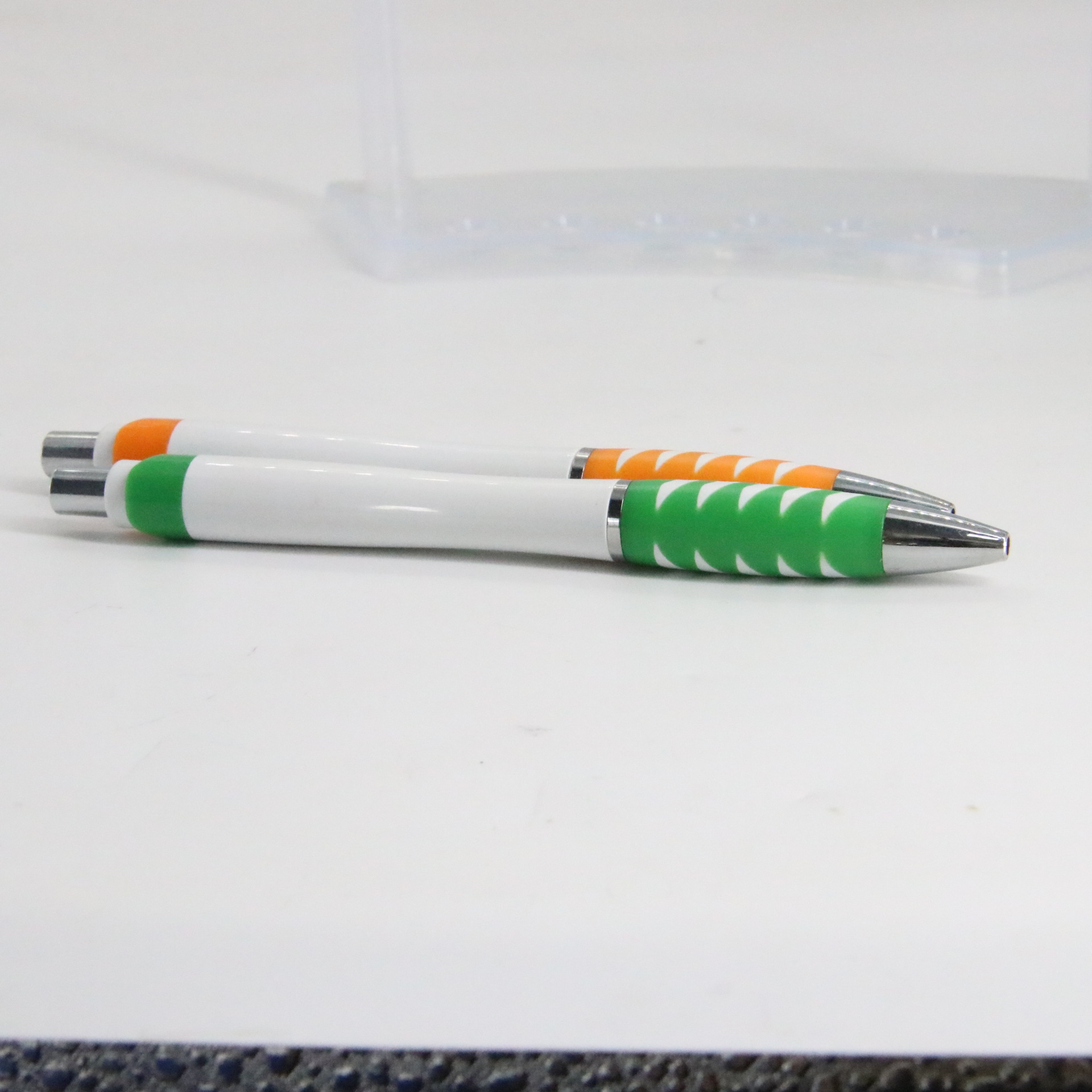 Prensa bolígrafo Bullet refill logo láser Oficina de suministros escolares fábrica al por mayor en stock publicidad pluma