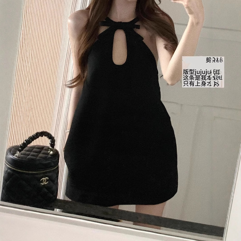 2025 New Summer Miu Little Black Dress, High-End Cut, Simple Elegant Halterneck Dress