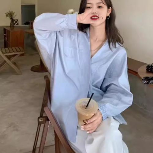 White long-sleeved women's shirt with design sense, niche V-neck loose and versatile casual top, new 2025 spring style