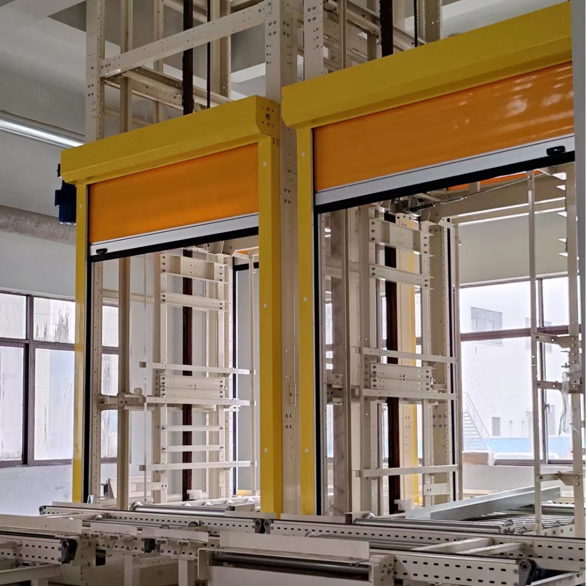 智能输送线提升机出货口PVC快速卷帘门 联动功能卷帘门 定 制生产