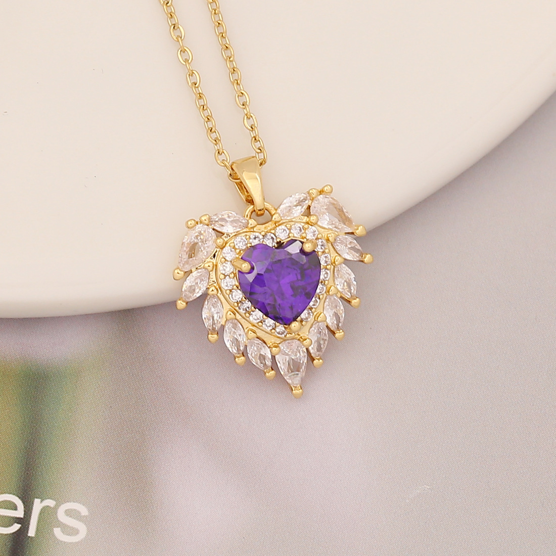 Elegant Heart Shape Copper Plating Zircon Pendant Necklace